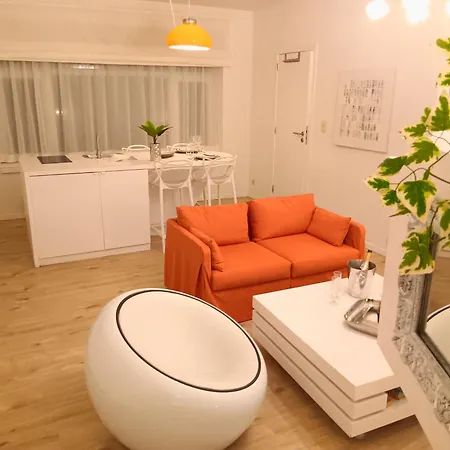 The Luxury White * Charleroi